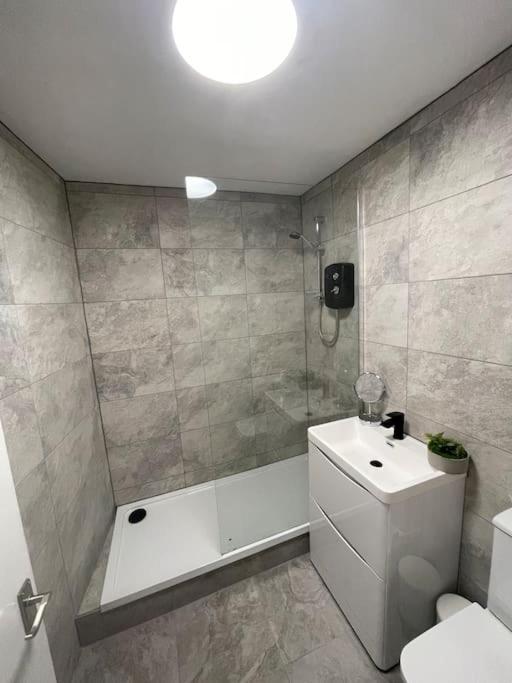 Modern 2 Bedroom City Apartment 글라스고 외부 사진