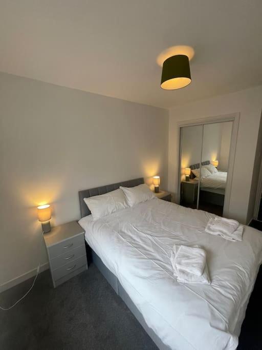 Modern 2 Bedroom City Apartment 글라스고 외부 사진